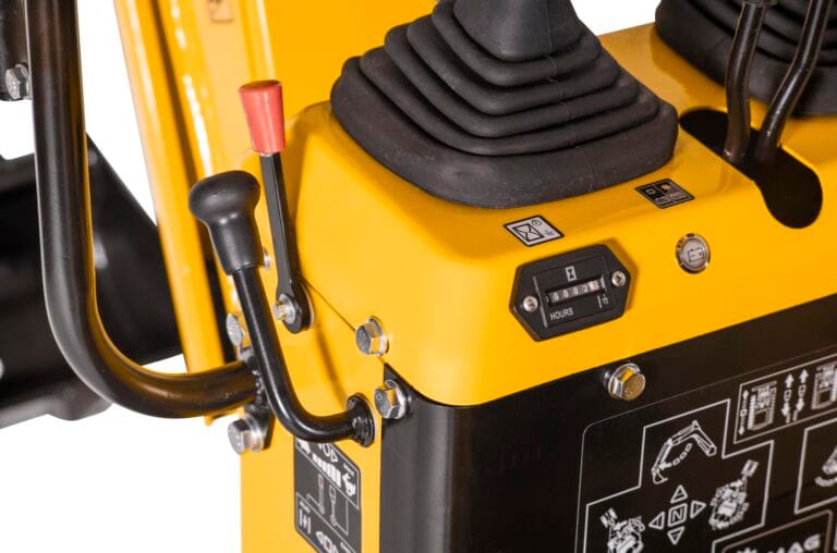 Mini Digger with ROPS 600KG Micro digger Incudes accessories Lumag ...