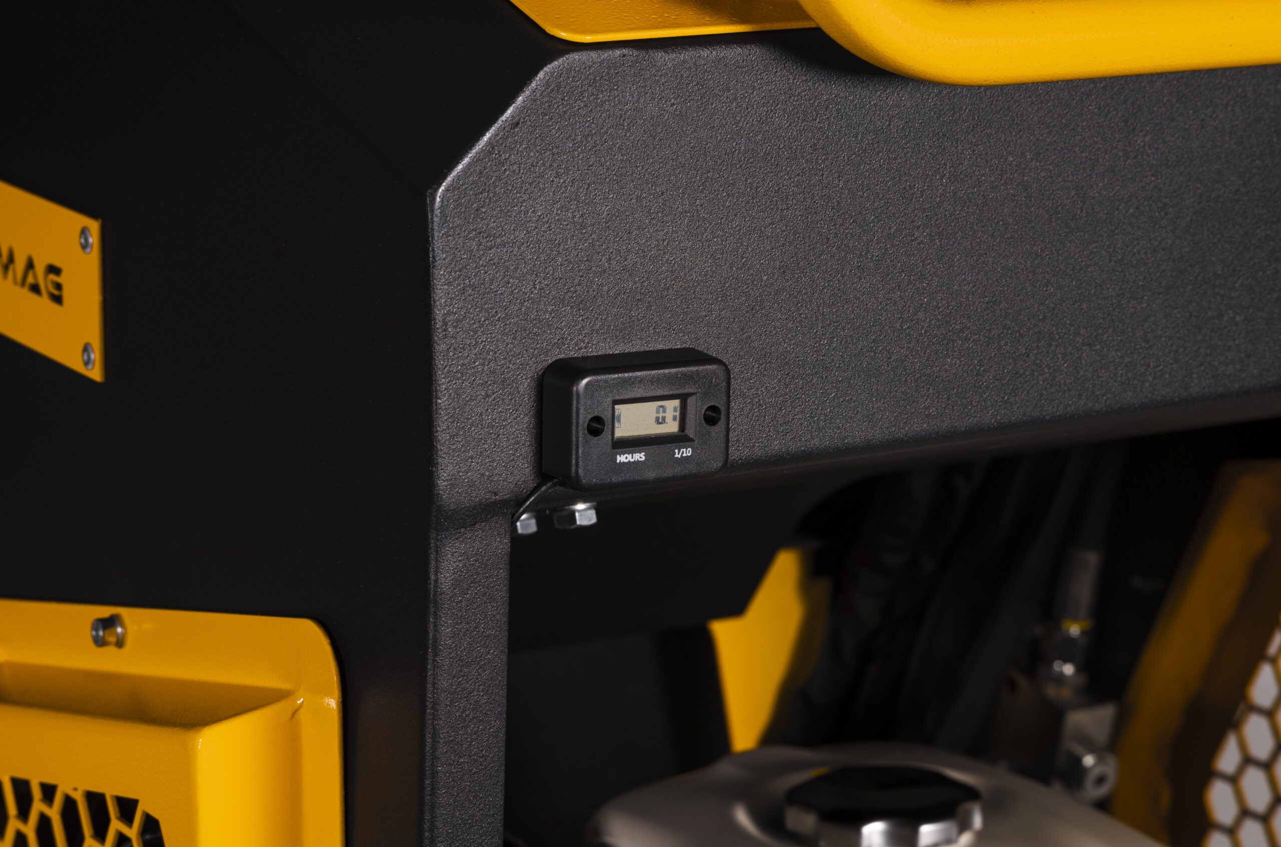 Italian Made Mini Dumper Premium Hydraulic Drive Power Barrow with Honda Lumag VH500GXARS - Image 5