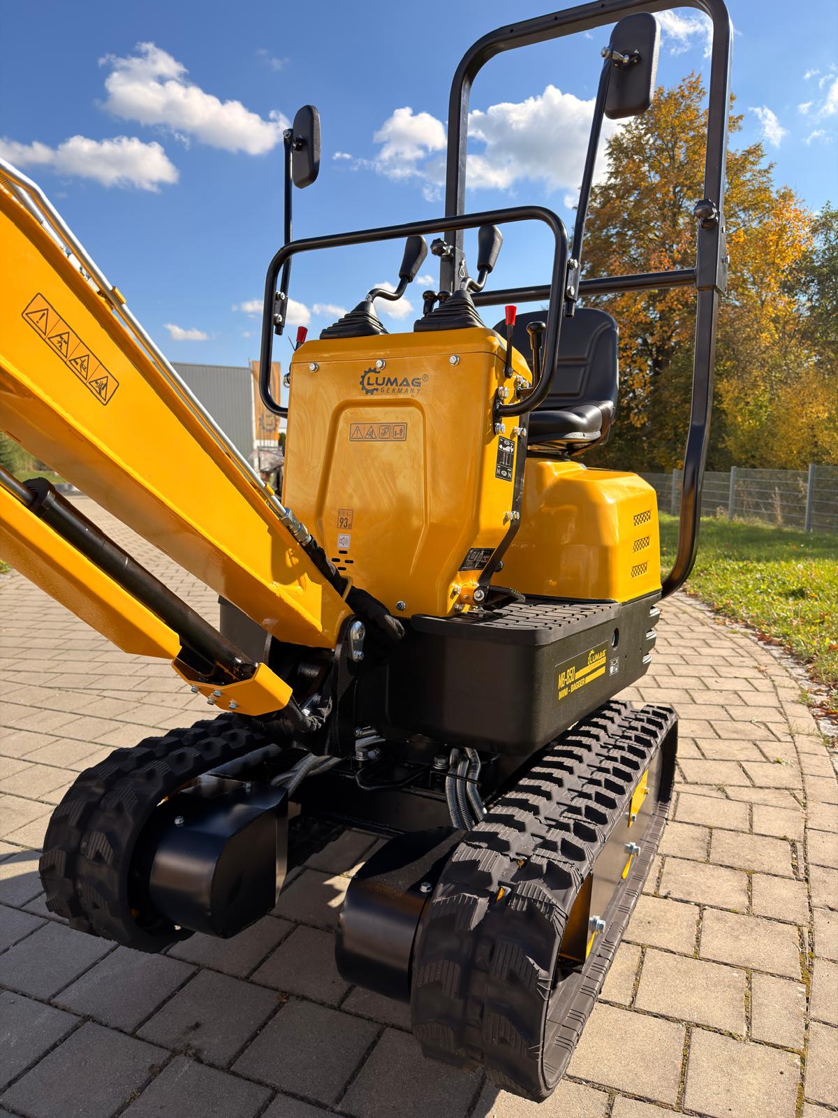 Mini Digger with ROPS 850KG Micro digger petrol engine - Image 11