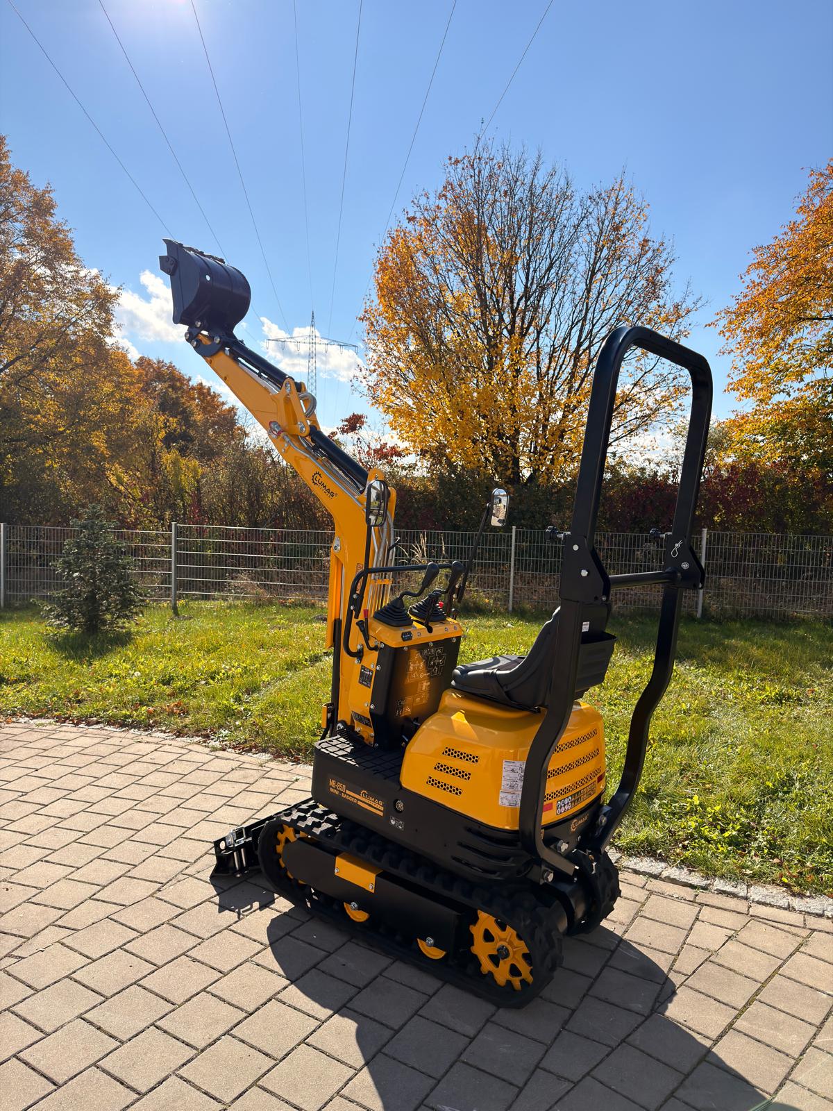 Mini Digger with ROPS 850KG Micro digger petrol engine - Image 3