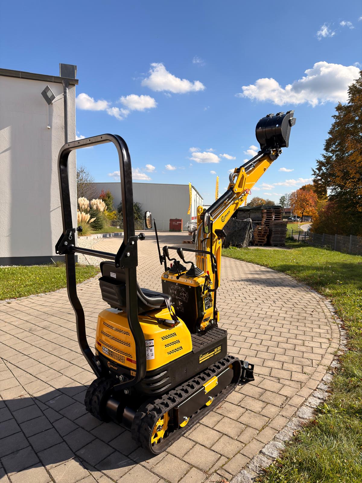 Mini Digger with ROPS 850KG Micro digger petrol engine - Image 6